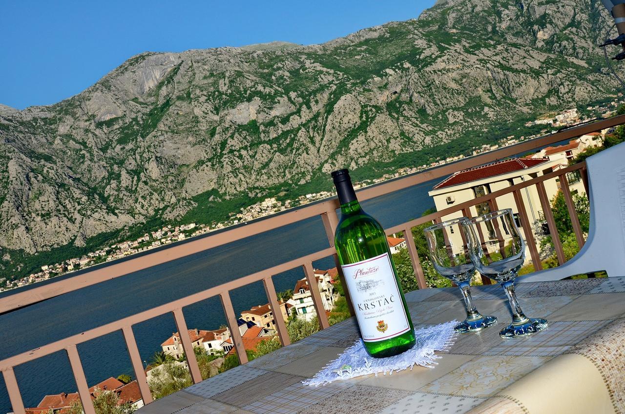 Apartmani Prcanj Kotor Zewnętrze zdjęcie