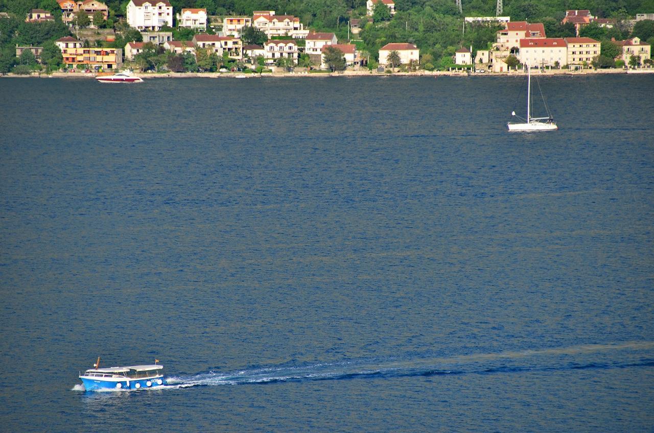 Apartmani Prcanj Kotor Zewnętrze zdjęcie